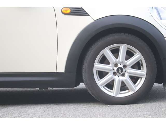 オプション16インチアルミ。