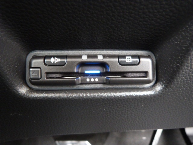 ETC付！高速道路の料金所はキャッシュレスで通過です！サービスエリア等にあるスマートインターの出入りも利用可能でとっても便利☆ご納車後すぐにお使い頂けるようセットアップしてのお渡しとなります。