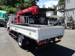 準中型免許で運転可能です。車両重量:3470kg 車両総重量:5635kg