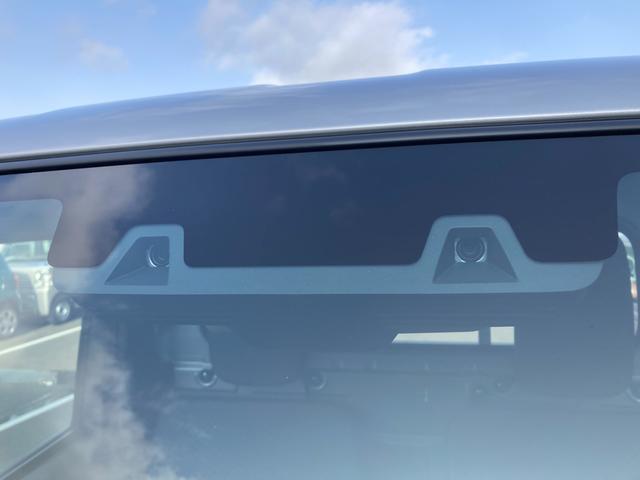 【衝突被害軽減ブレーキ】前方の車両や歩行者を検知し、ブザー音や表示によって警告！衝突の可能性が高まるとブレーキ踏力をアシストしてくれますが、あくまでもサポートですので運転手の判断・操作が大事です☆