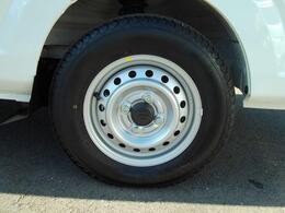 数あるコンパクトカーの中でも小回りは得意分野です☆