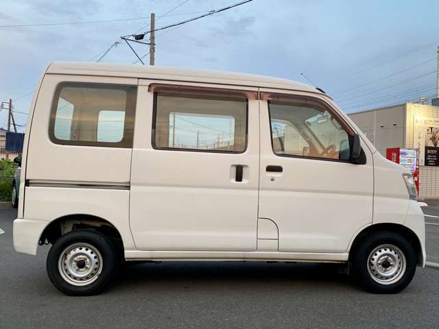 当店ではお車の買取り・下取りも大歓迎です。不要になったお車、どうせ売るならなるべく高くお車を売りたいと思っているお客様！まずは当店にお問い合わせください！