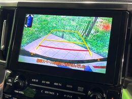 【バックカメラ】駐車時に後方がリアルタイム映像で確認できます。大型商業施設や立体駐車場での駐車時や、夜間のバック時に大活躍！運転スキルに関わらず、今や必須となった装備のひとつです！