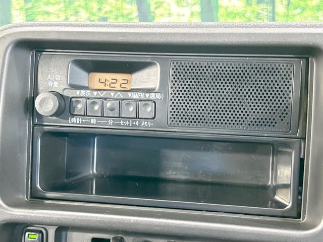 お好きな音楽を車内でお楽しみいただけます♪スピーカー交換・ウーハー追加などの音質向上や、最新ナビ・後席モニター等の取り付けも是非ご相談ください！