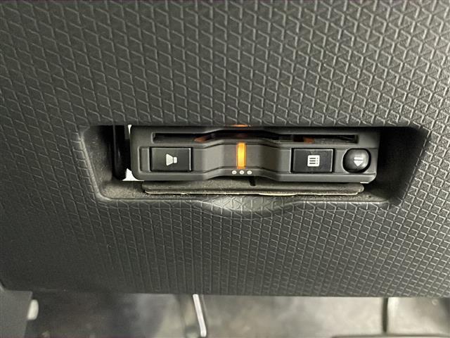 ◆【ETC】有料道路を利用する際に料金所で停止することなく通過できる、ETC車載器（ノンストップ自動料金収受システム機器）が装備されています。セットアップを行うことで利用可能になります。