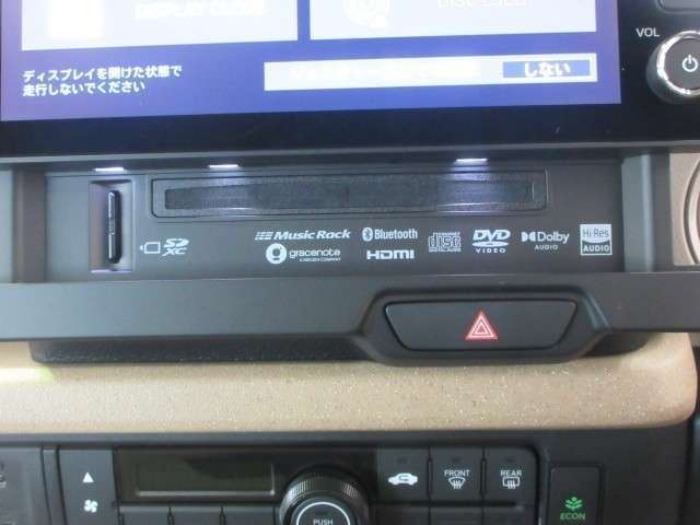 CD・DVDデッキ付きです。