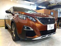 お洒落で可愛くも乗れるフランス車は女性にとってファッションの一部として取り入れられる方もいらっしゃいます☆