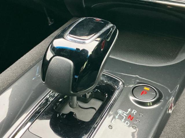 国産車から輸入車まで多様なお客様のニーズのお応えできるように、全国規模で豊富な在庫展開！車のことならWECARSへ！