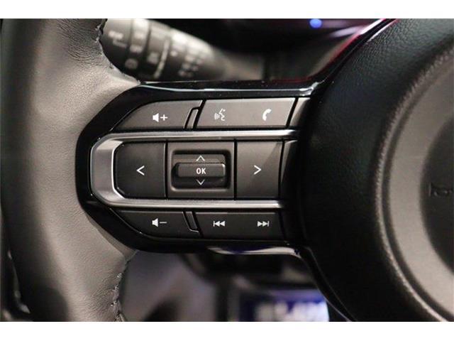 運転しながら操作が出来る画期的装備！これ便利です