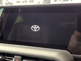 【12.3インチディスプレイオーディオ】スマートフォンと連携が可能な大画面ディスプレイオーディオです。スマートフォンのナビ機能を使用したり、Bluetooth接続で音楽もお楽しみいただけます！