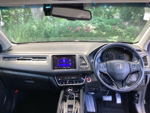 フロントガラスが大きく、ワイドな視界で運転もしやすくなるように、設計されています。