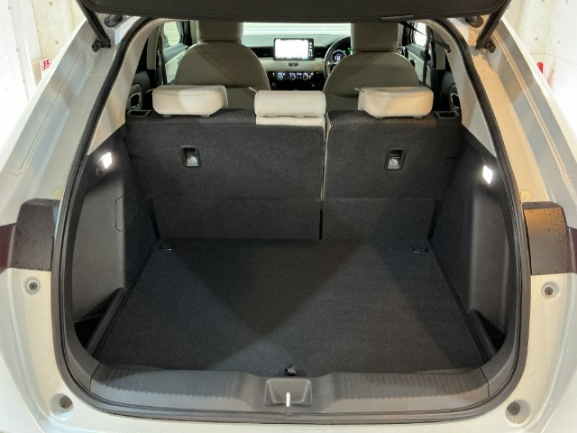 当店はサービス工場を併設する店舗です！納車前の整備は当然ながら納車後のメンテナンスも全てお任せ下さい！きっと満足のいくサービスをご提供いたします♪