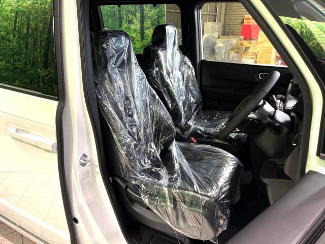 運転席シート廻りは使用感も少なく、良好な状態となっています。丁寧に使われていたことがよくわかりますね。
