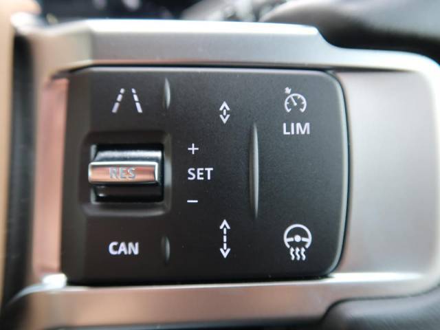 ◆アダプティブクルーズコントロール　『ミリ波レーダー+ステレオカメラにより前方車輌を認識し、高速道路などの自動車専用道路では追従機能付きのクルーズコントロールをご利用になれます。』
