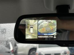 こちらバックミラー周りのの写真になります。割れ・破損等ありませんので、ご安心ください。中古車になりますと、ミラーは結構くすんで汚れていることが多いですが、くまなく清掃しておりますので、ご検討はお早めに