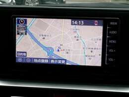 純正ナビを装備。タッチパネル式で使いやすく、お出かけもラクラクです。