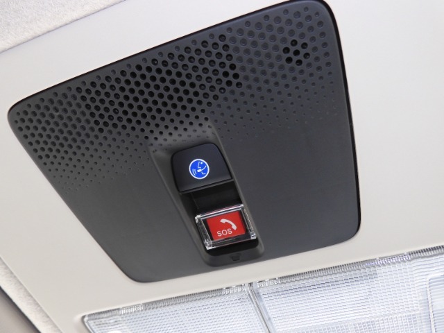 新世代コネクテッド技術「Honda CONNECT」搭載。緊急時にオペレーターのサポートを受けることも可能です。