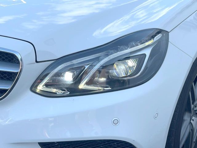 ●LEDヘッドライト：夜間走行時も良好な視界を確保し安心して運転できる高輝度LEDヘッドライトを装備！点灯速度が早く、消費電力も抑えられています。
