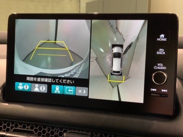 全方位モニターがついています！　車の周囲を360°安全確認できるので、普段の駐車はもちろんの事、縦列駐車や幅寄せの際にも活躍してくれますよ。