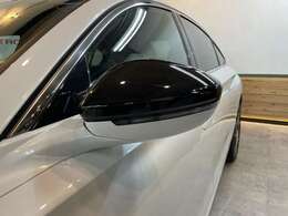 視認性の高いドアミラー！キーレスによる施錠と連動して格納する機能付きです！