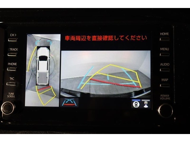 車両を上から見たような映像表示するパノラミックビューモニター付きバックモニター。