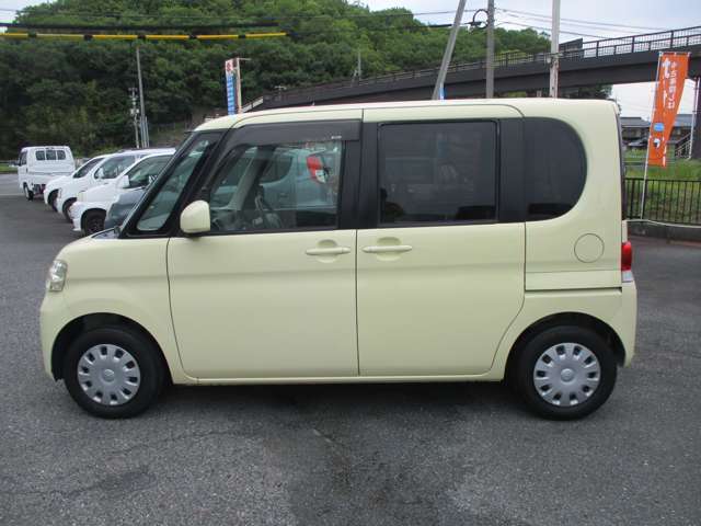 記載の総額は「岡山県内納車」する場合の金額です。県外の方は申し訳ありませんが「車体のみの現状販売」とさせて頂きます。当店が頂くのは車代+リサイクル料です。お客様で車検・名義登録・引取りなどお願いします