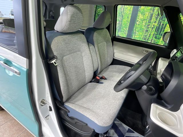 運転席シート廻りは使用感も少なく、良好な状態となっています。丁寧に使われていたことがよくわかりますね。