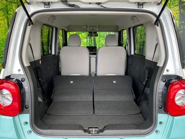 普段のお買い物や通勤、送迎等に十分な荷室スペースを確保しております。セカンドシートを倒すと、大きな荷物の積載も可能です♪