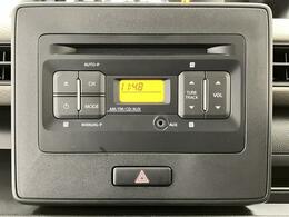 操作ラクラクな　AM/FMラジオ付CDプレーヤーを装備しています。