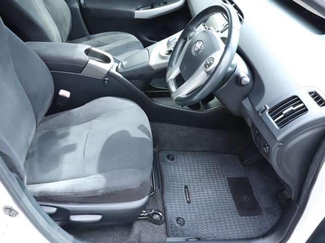 整備工場完備！！アフターの事もお任せ安心！！お車のすべてをお任せ下さい！二級整備士2人います！！