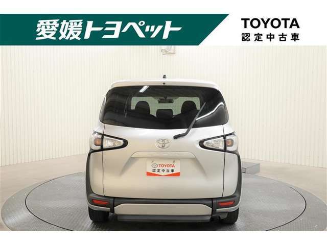 スタイリッシュなリヤテールライト♪