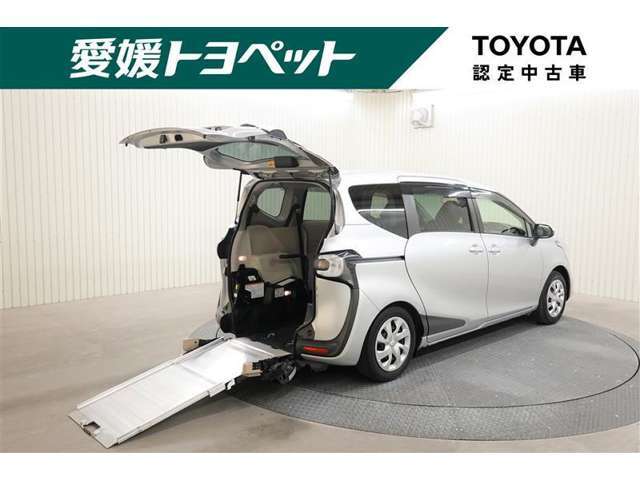 スロープ付きで車イスの積み降ろしもラクラク♪