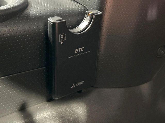 【ETC】高速道路の料金所をストレスなく通過！話題のスポットやサービスエリアに多い「スマートIC」利用時は必須のアイテムです。当店でセットアップを実施、ご納車当日からすぐにご利用いただけます！