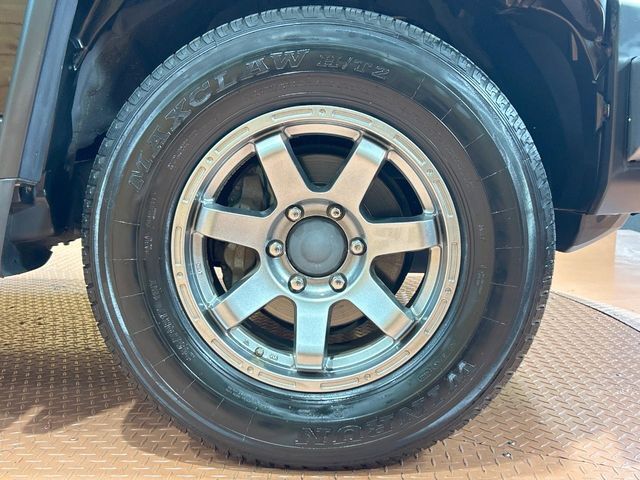 【17インチアルミホイール】外観にマッチしたアルミホイールを装着しております。各種アルミホイールや、スタッドレスタイヤも取扱いしております。是非ご相談ください♪