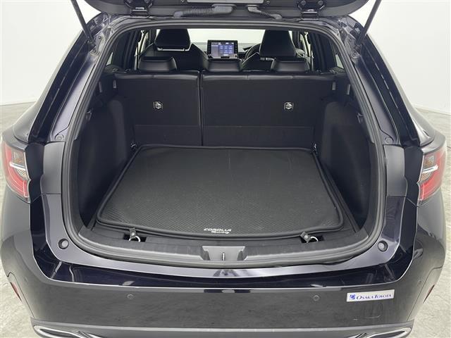 【トランク】積み込みやすくて、たっぷり積める荷室です。シートアレンジできるものは、乗車人数と荷物の量や大きさによってシートを動かすことができるので、より快適なドライブが可能です！
