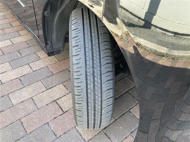 タイヤの溝もあります。