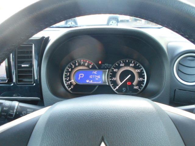 メーター周りはクールな雰囲気のスタイリッシュなデザイン。かっこよくお乗りいただけそうです。