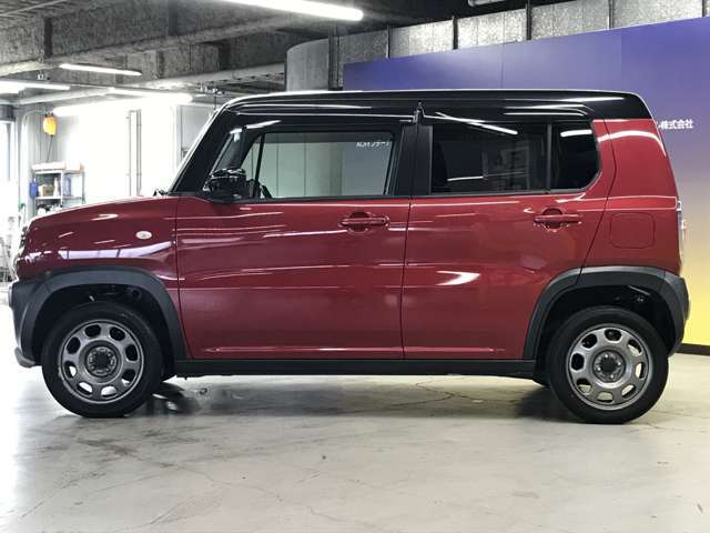 エンジンルーム、室内、クリーニング済みです。厳選したお車を屋内展示場にて展示中☆車両品質には自信がございます！ぜひ一度ご来店ください！！