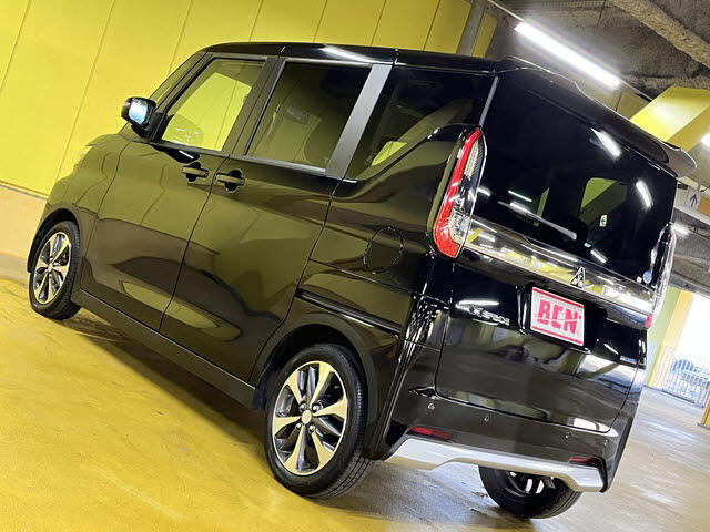 内装はルームクリーニング（室内清掃）後の納車となります♪♪外装ももちろん磨き後の納車となります！！　プロスタッフがまごころ込めて仕上げます！！