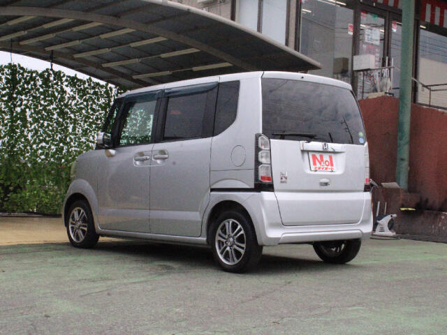 「当社のこだわり」全車8万キロ以内の良質車。走行距離はお車のバロメーターです。当社では8万キロ以上のお車は展示しておりません。なおかつ、メーター管理システムで不正メーターは1台もありません。