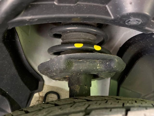 お車を安心してお乗りいただく為には、足回りの定期点検が欠かせません。サービスサポート（有償保証）では無料点検もご提供しており、安心のカーライフをお過ごしいただけるサポート体制が整っています。