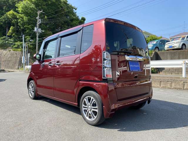 当店でご購入いただいたすべてのお車に3ヵ月または3000kmのいずれか早い方までの保証をお付けしています。お近くのお客様はもちろん遠方のお客様にもしっかりとお付けいたしますので安心してお乗りください。