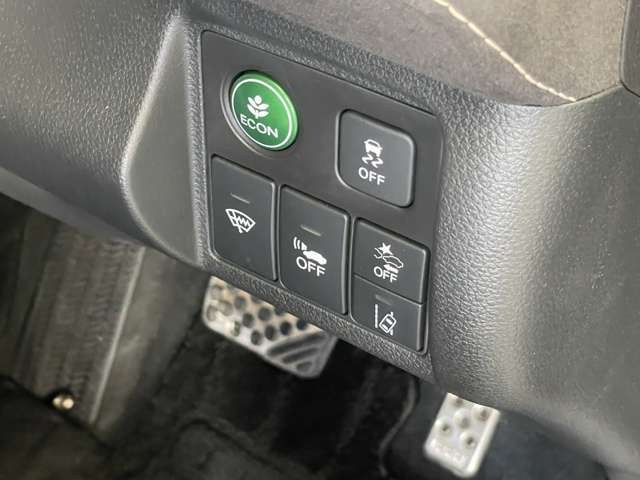 お車の機能や安全装備に関して気になる方は、ぜひ一度ご来店ください！その場でスタッフがご説明可能です！