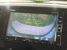 【バックカメラ】駐車時に後方がリアルタイム映像で確認できます。大型商業施設や立体駐車場での駐車時や、夜間のバック時に大活躍！運転スキルに関わらず、今や必須となった装備のひとつです！