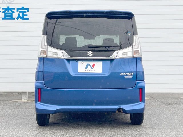 安心の最長10年・走行無制限保証（有償）をご用意。保証内容も充実はもちろん、無料点検＆オイル交換や、年中無休の全国・24時間ロードサービスも付帯されておりますのでご安心下さい。