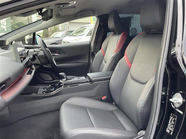 【助手席】きれいな助手席なので家族や友だちに乗ってもらっても安心です！