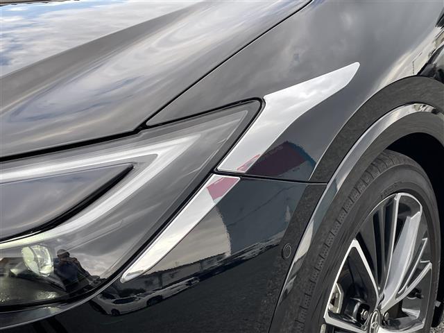 【ライト・ランプ】ワレもなく綺麗な状態なので、悪天候や夜間の走行も視界良好で安心してお乗りいただけます。ヘッドライト・ホイール・フロントガラスなど色々な部分コーティングをご用意しております！