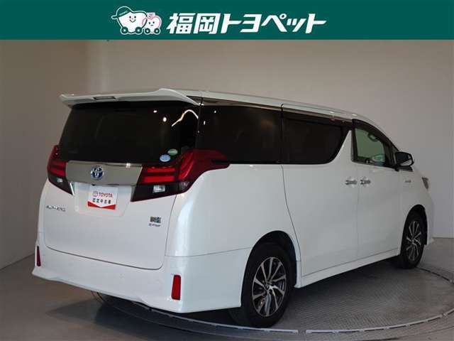 色は人気のホワイトパールクリスタルシャインです。