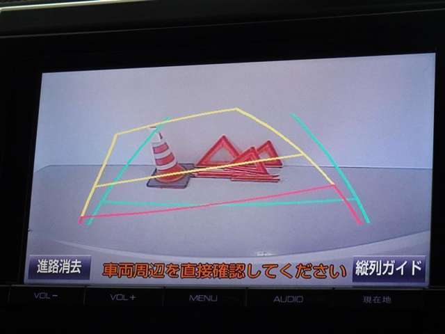バックガイドモニターを装備してます、車庫入れもラクラクです。