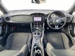◆内装の除菌消臭◆車内の細菌やカビを除去しニオイの元となる菌の抑制をします。様々な物質に直接反応して酸化・分解します！納車前クリーニングの人気の一つです！ご希望の際はスタッフまでお申し付けください。